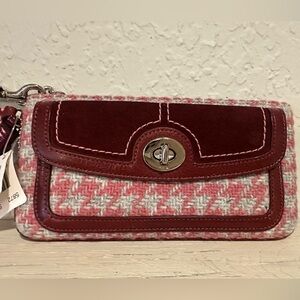 Coach NWT PINK WOOL HOUNDSTOOTH & SUEDE MINIBAG/WRISTLET